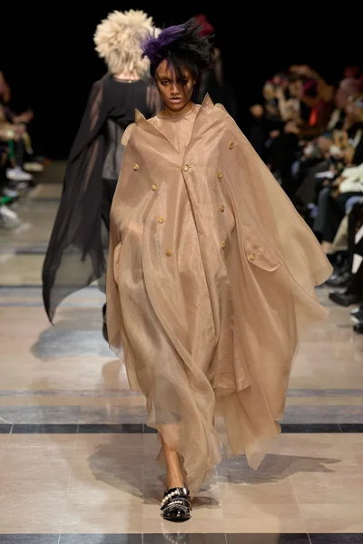 Look 25